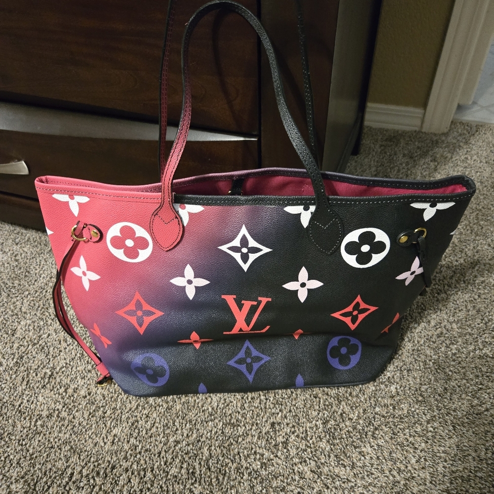 Handbag - Picture 2 of 7